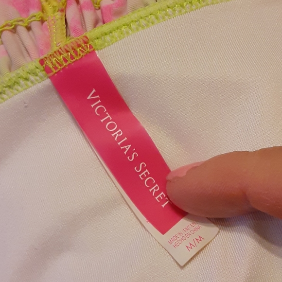 Victoria's secret size Medium neon orchid's bikini - Picture 4 of 5
